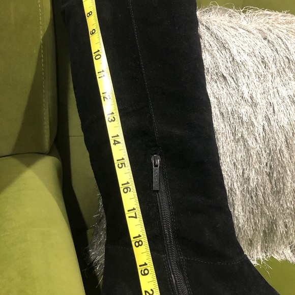 Black suede OTK boots, Great condition, platform heel, 9.5M, Sexy & comfy❣️